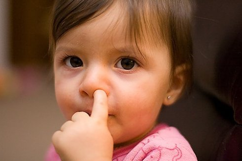 挖鼻孔会得鼻咽癌吗？